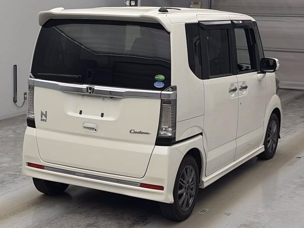 HONDA N-BOX