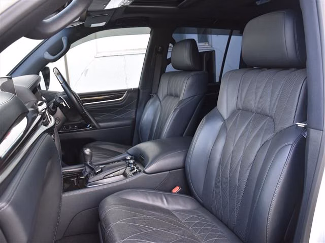 LEXUS LX570