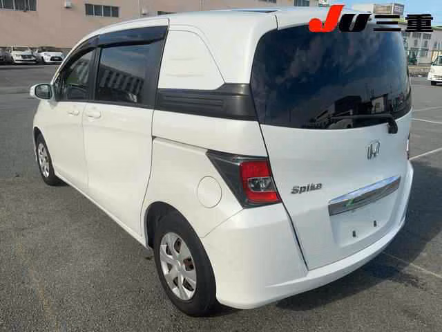 HONDA FREED SPIKE