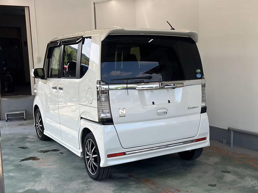 HONDA N-BOX