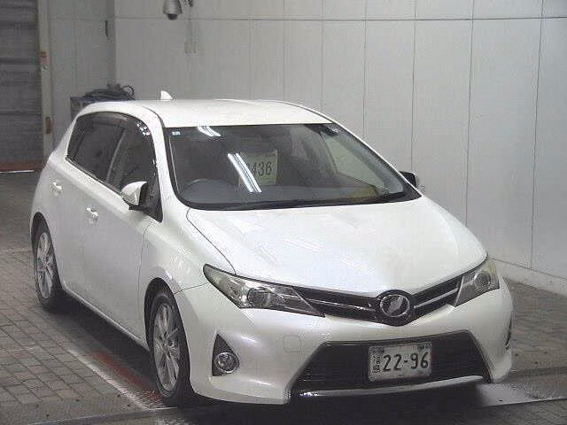 TOYOTA AURIS