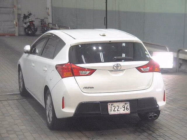 TOYOTA AURIS