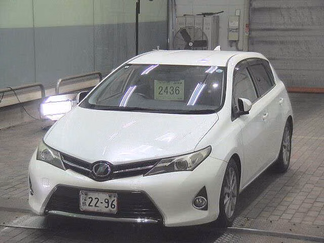 TOYOTA AURIS