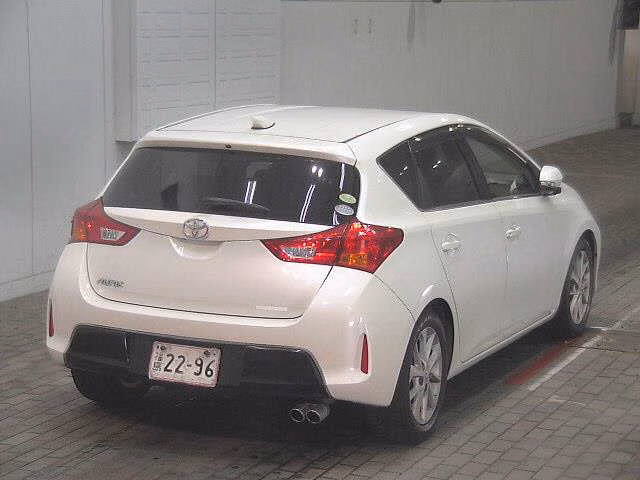 TOYOTA AURIS