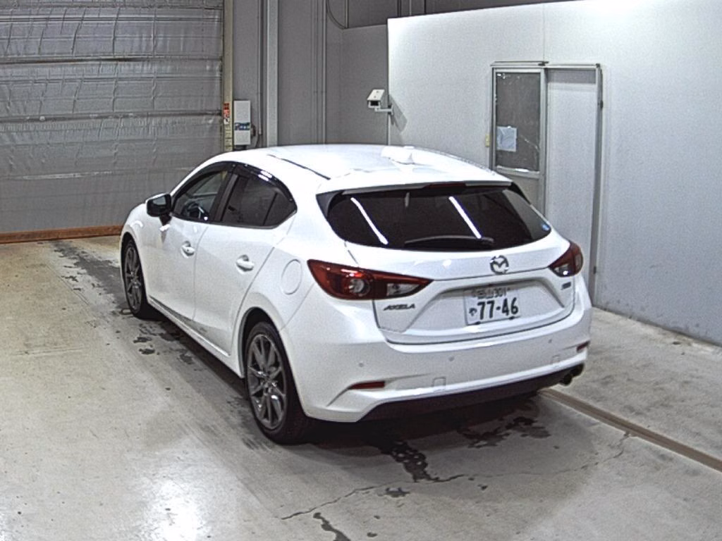 MAZDA AXELA