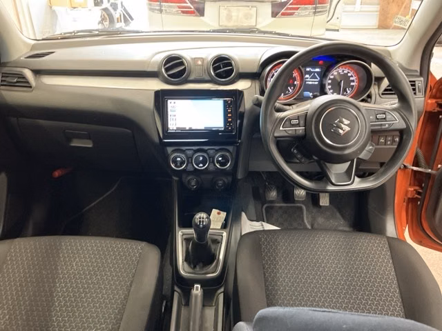 SUZUKI SWIFT