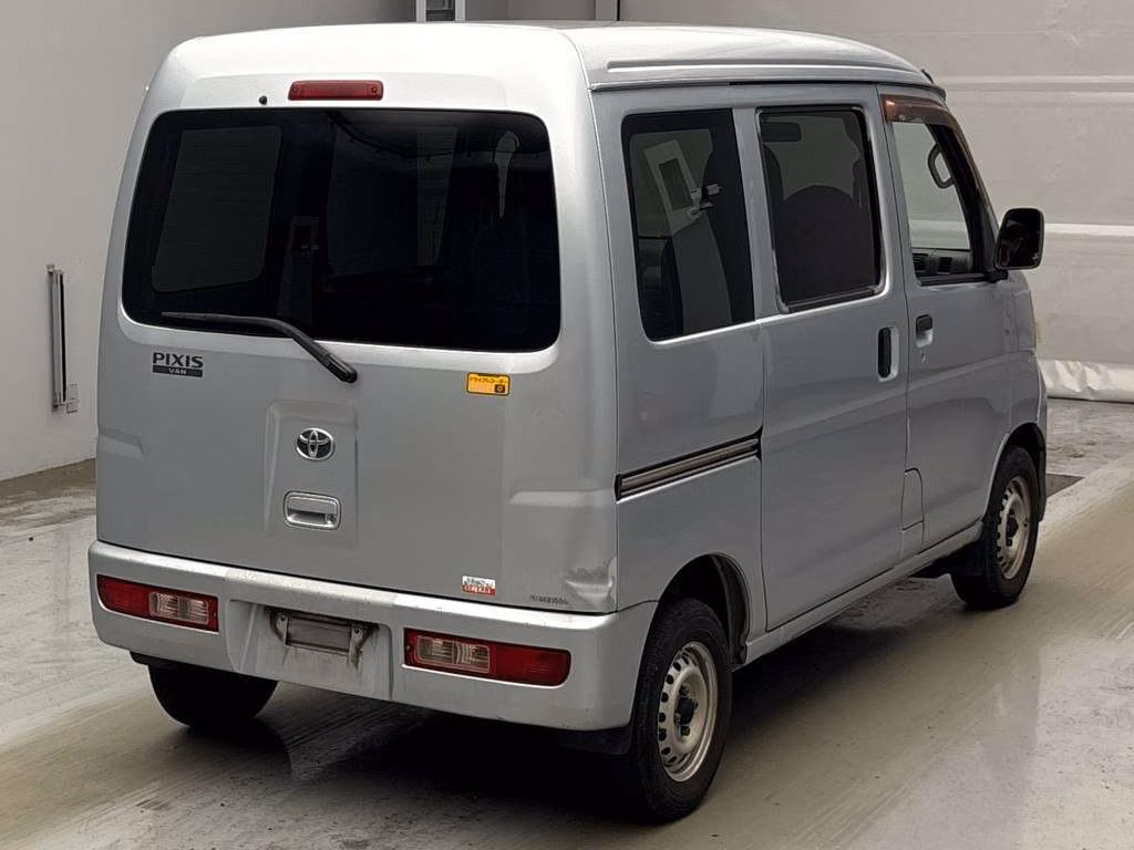 TOYOTA PIXIS VAN