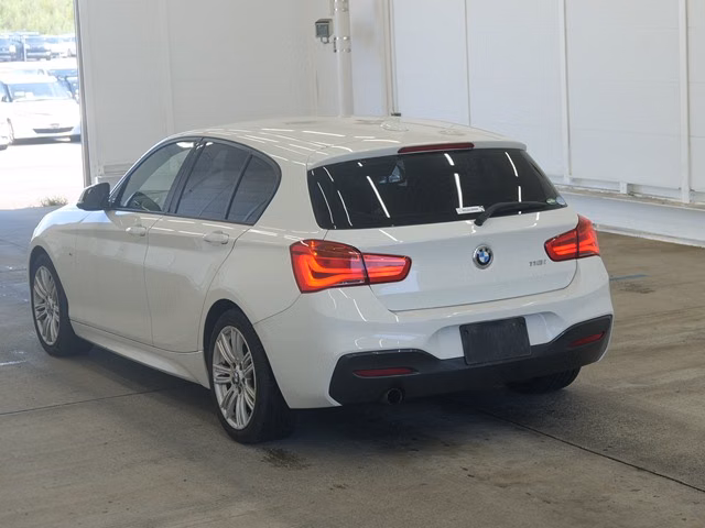 BMW 1-SERIES