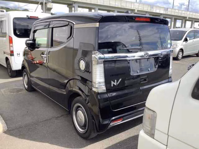 HONDA N-BOX SLASH