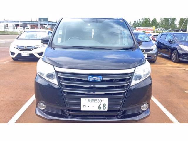 TOYOTA NOAH