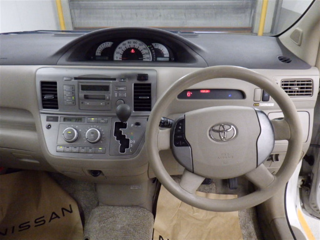 TOYOTA RAUM