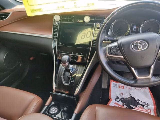 TOYOTA HARRIER