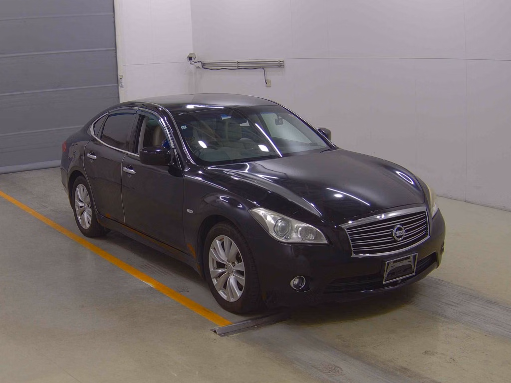 NISSAN FUGA