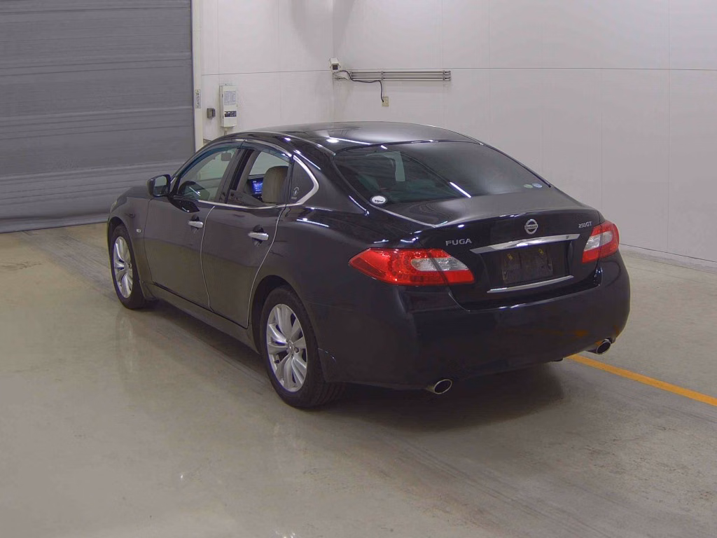 NISSAN FUGA