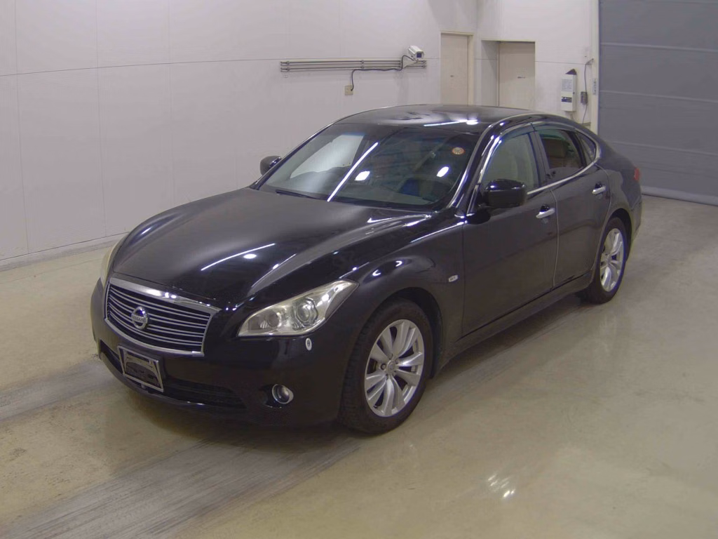 NISSAN FUGA