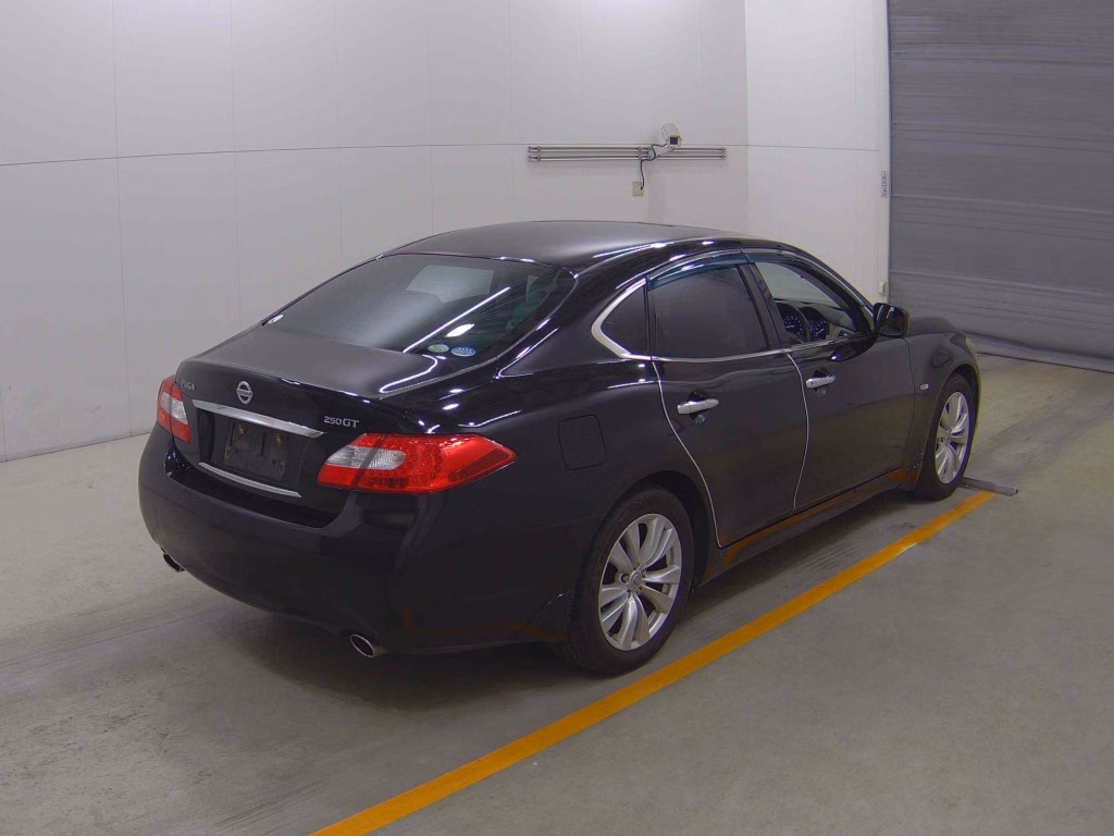 NISSAN FUGA