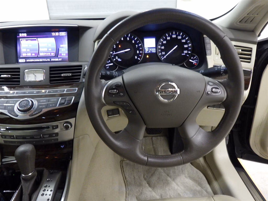 NISSAN FUGA