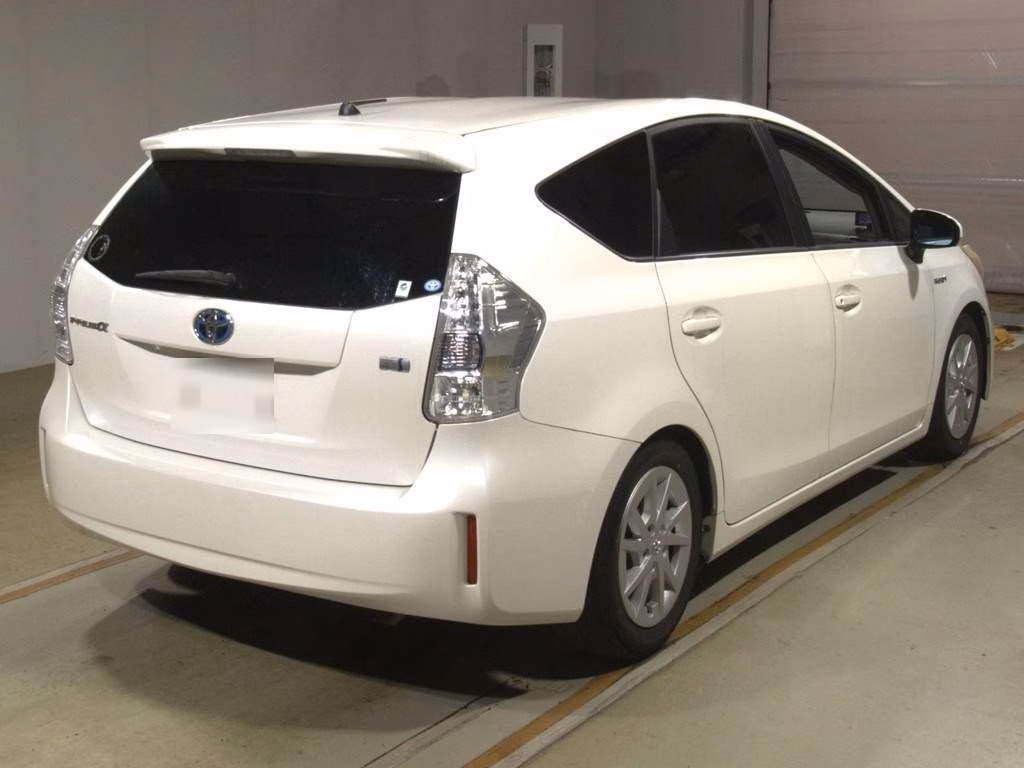 TOYOTA PRIUS ALPHA