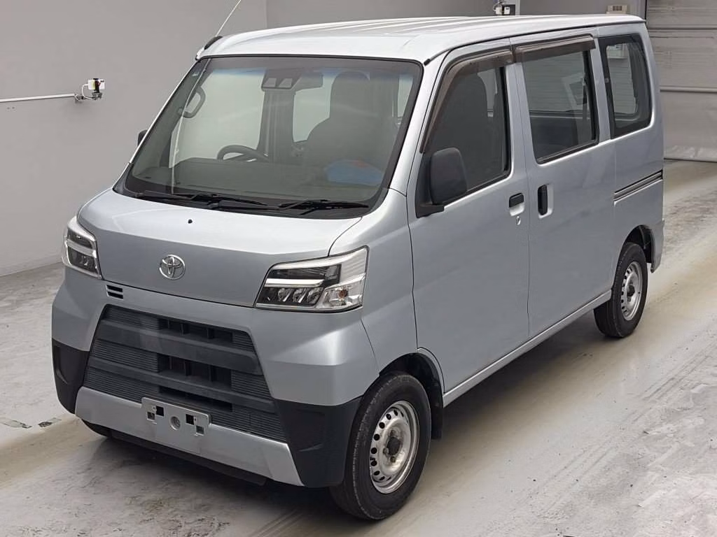TOYOTA PIXIS VAN