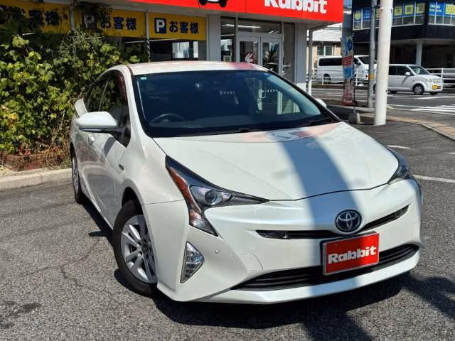 TOYOTA PRIUS