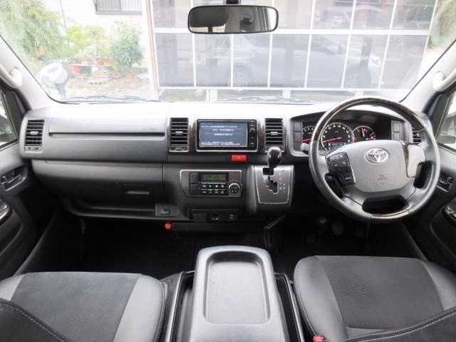 TOYOTA REGIUS ACE