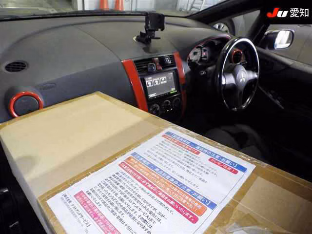 MITSUBISHI COLT