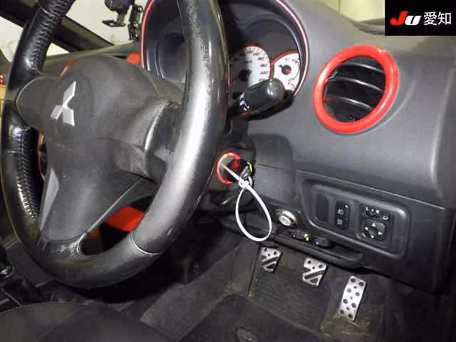 MITSUBISHI COLT