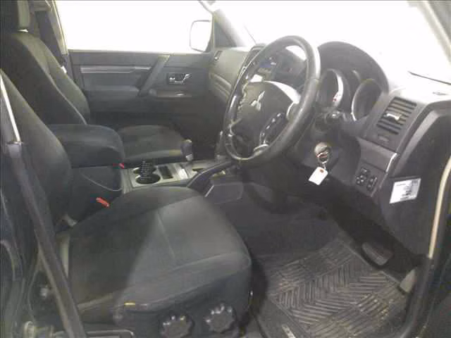 MITSUBISHI PAJERO