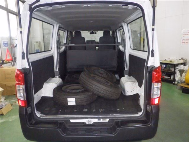 NISSAN NV350 CARAVAN