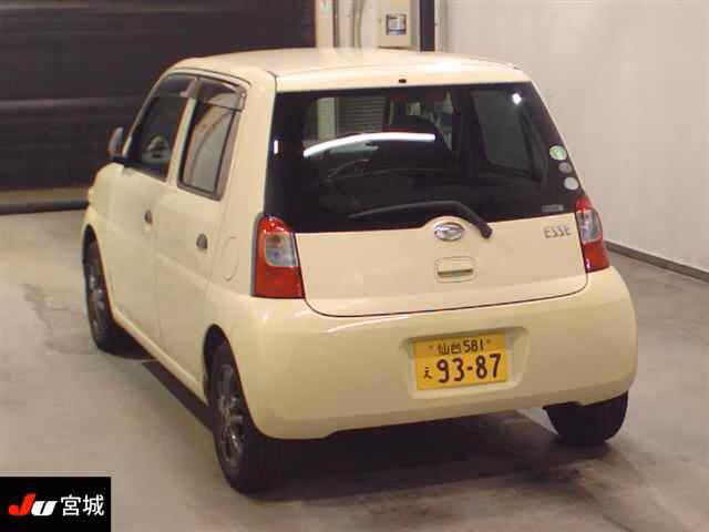 DAIHATSU ESSE