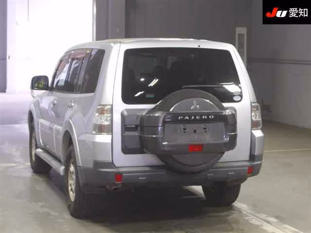 MITSUBISHI PAJERO
