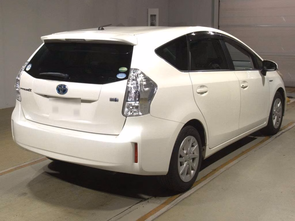 TOYOTA PRIUS ALPHA
