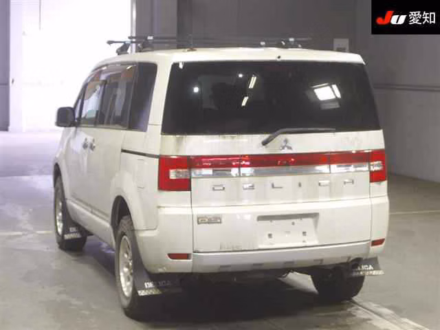 MITSUBISHI DELICA D:5