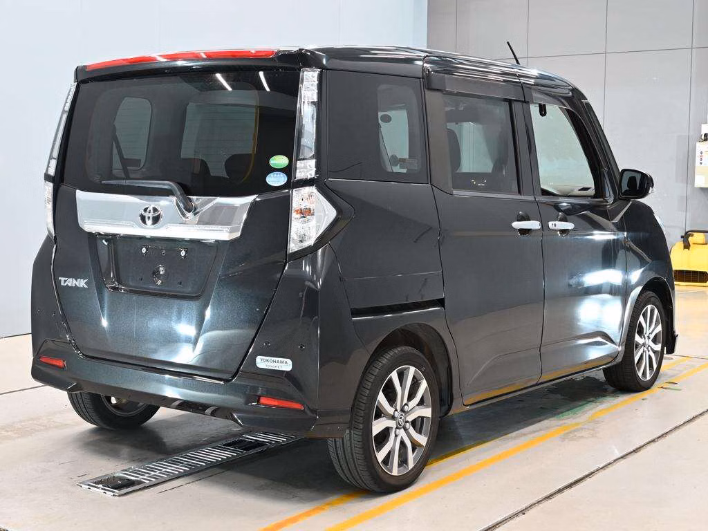 TOYOTA TANK