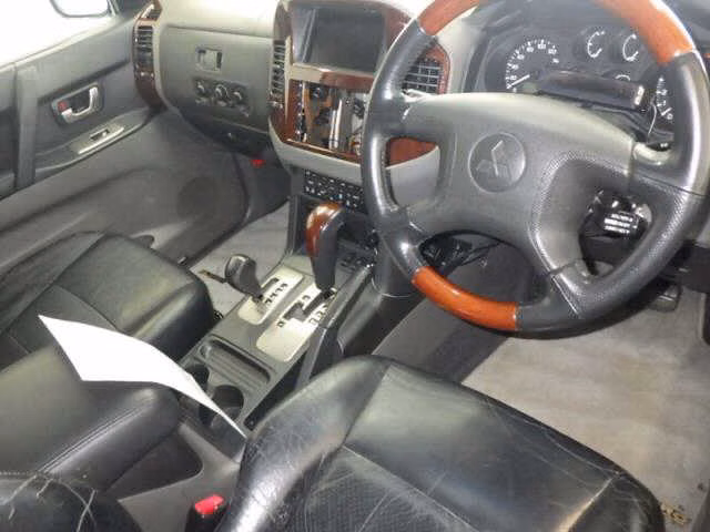 MITSUBISHI PAJERO