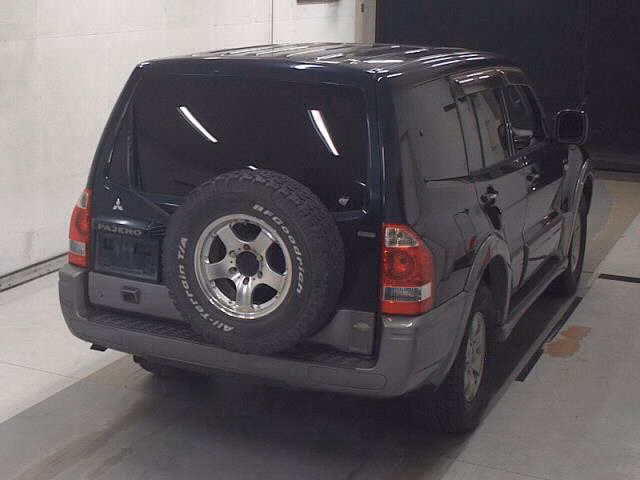 MITSUBISHI PAJERO