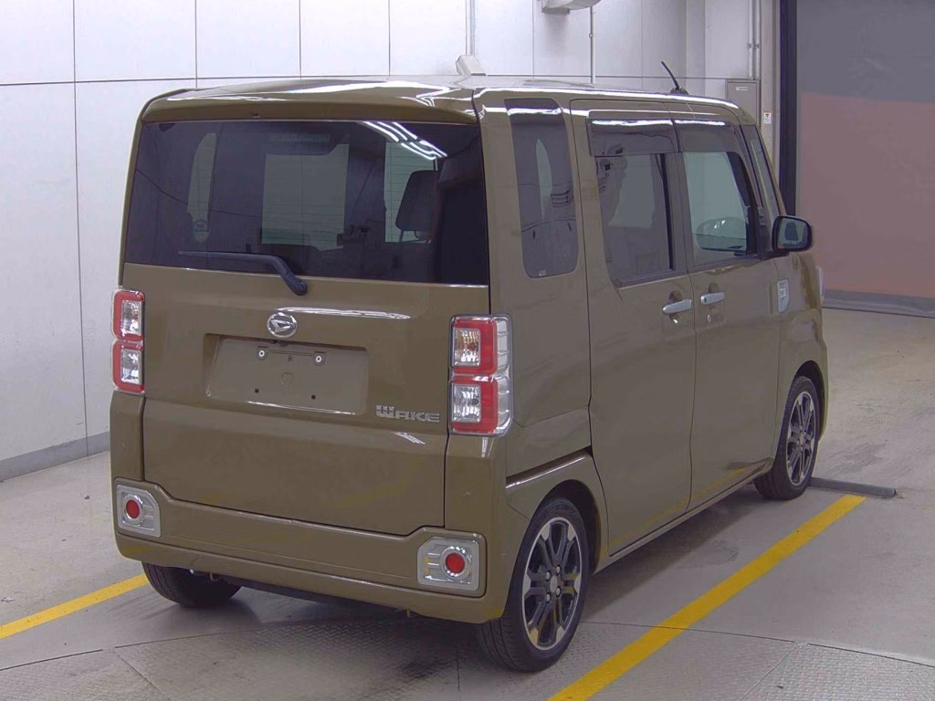 DAIHATSU WAKE