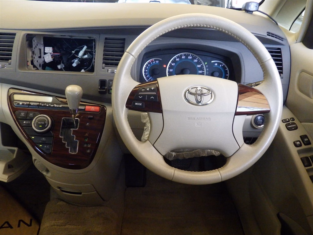 TOYOTA ISIS