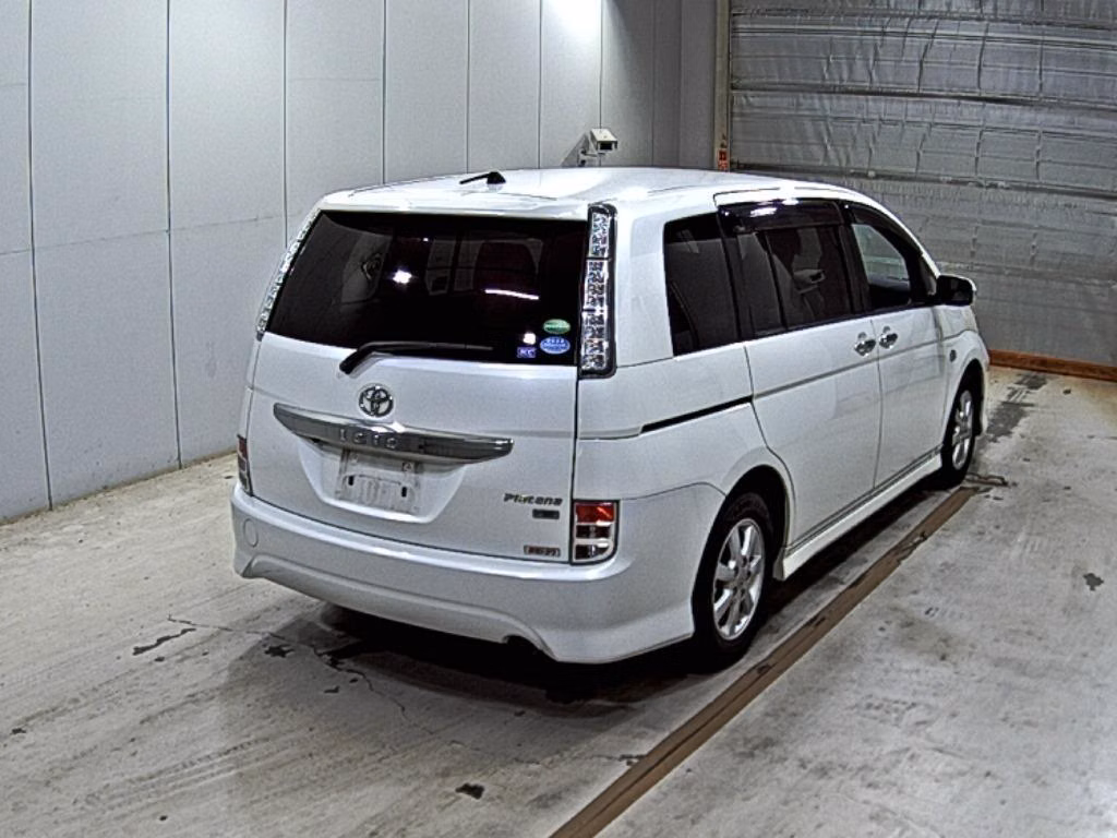 TOYOTA ISIS