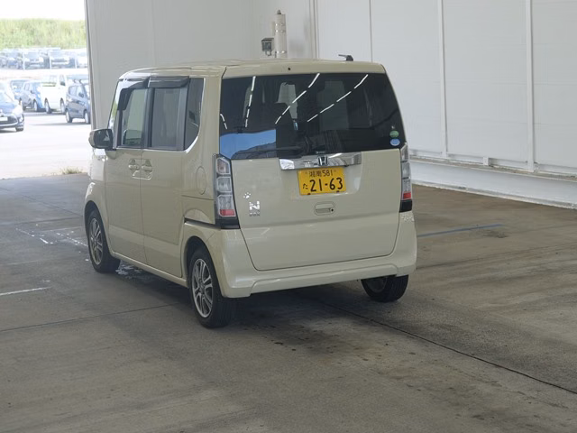 HONDA N-BOX
