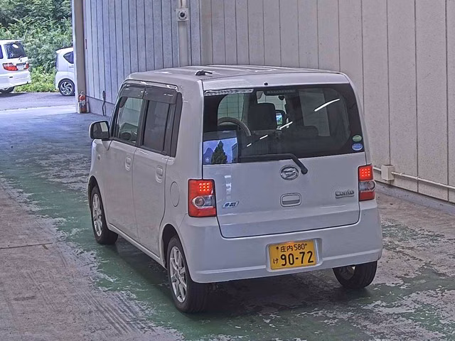 DAIHATSU MOVE CONTE