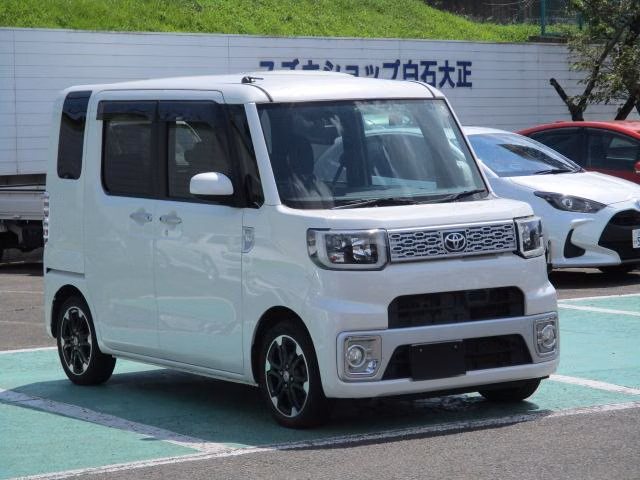 TOYOTA PIXIS MEGA
