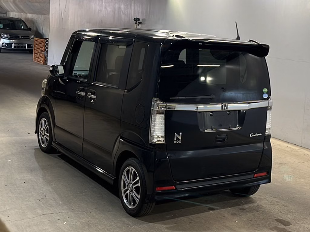 HONDA N-BOX