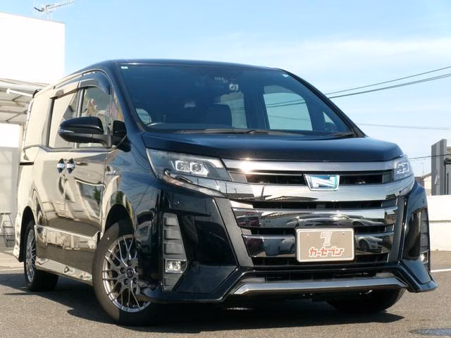 TOYOTA NOAH