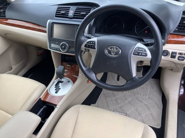 TOYOTA PREMIO