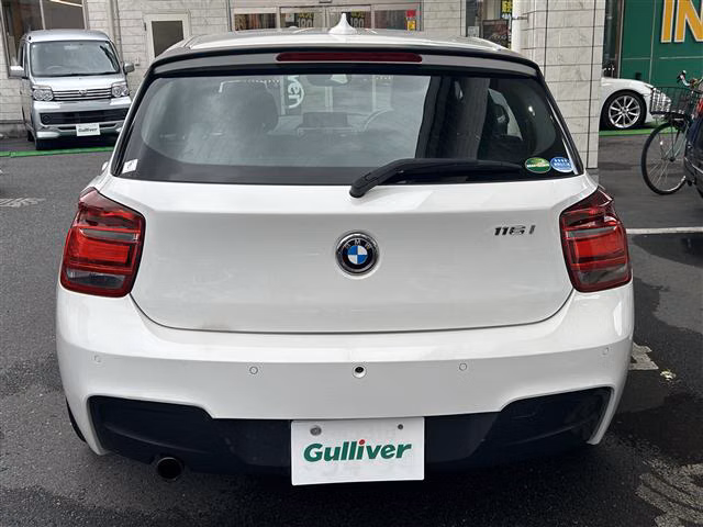 BMW 1-SERIES