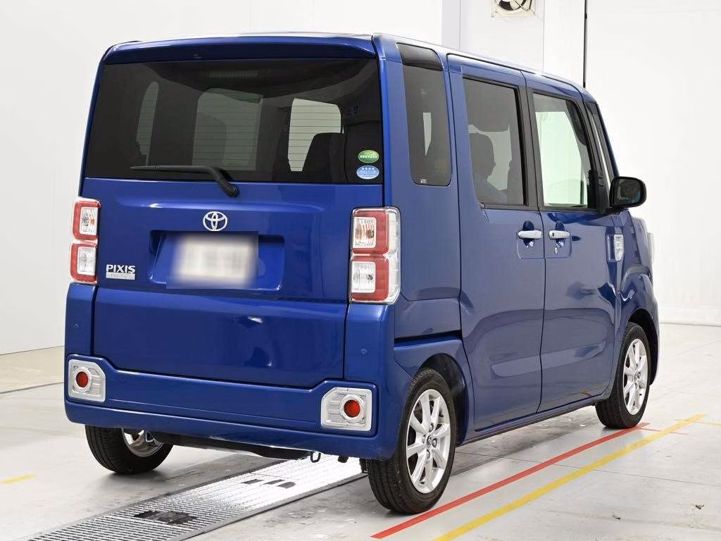 TOYOTA PIXIS MEGA