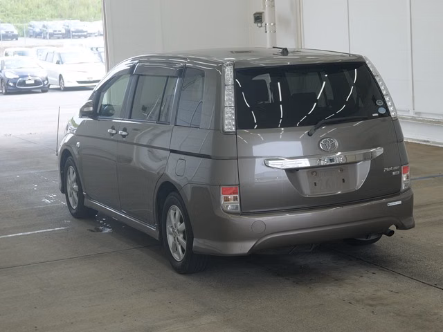 TOYOTA ISIS