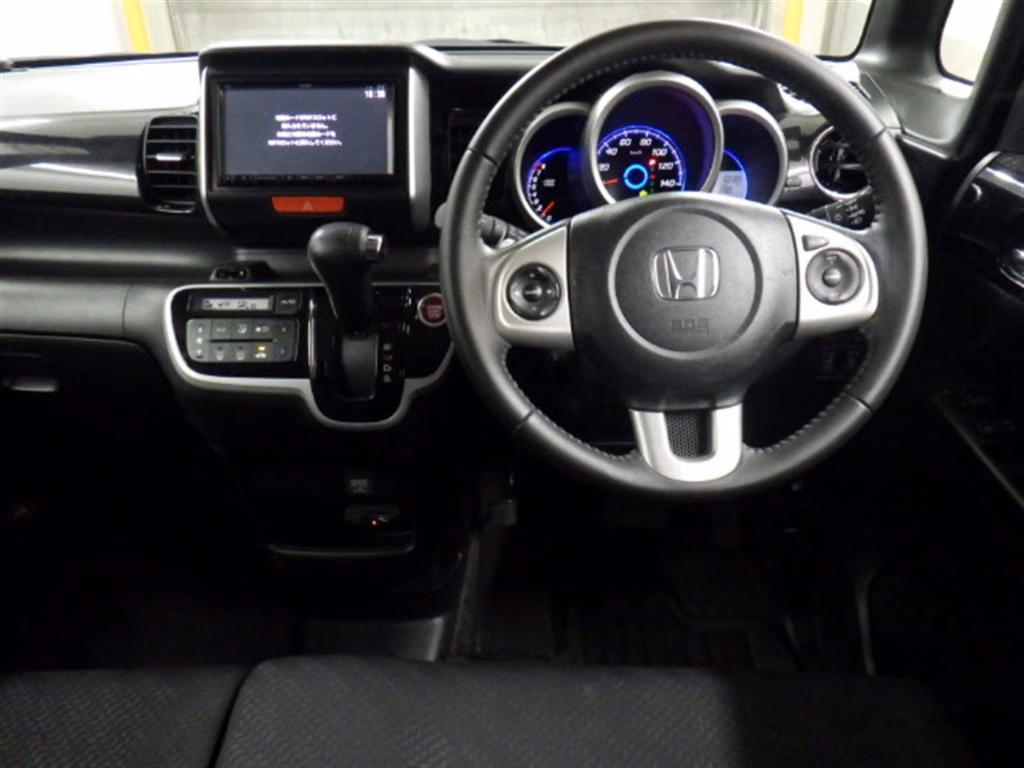 HONDA N-BOX