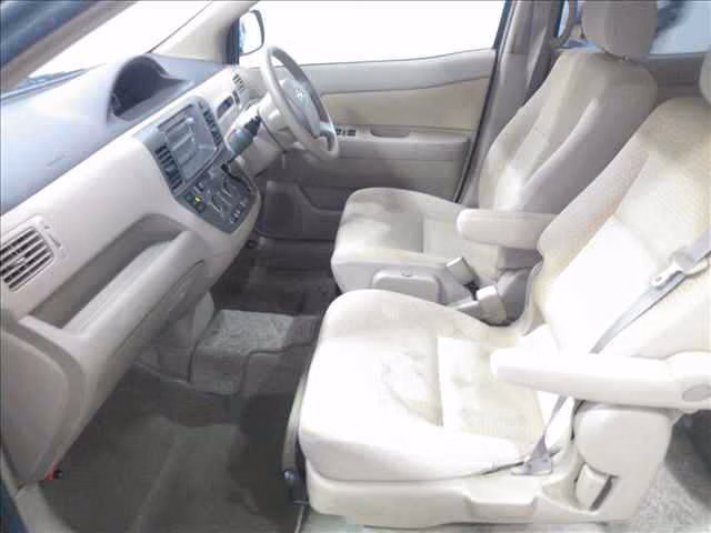 TOYOTA RAUM